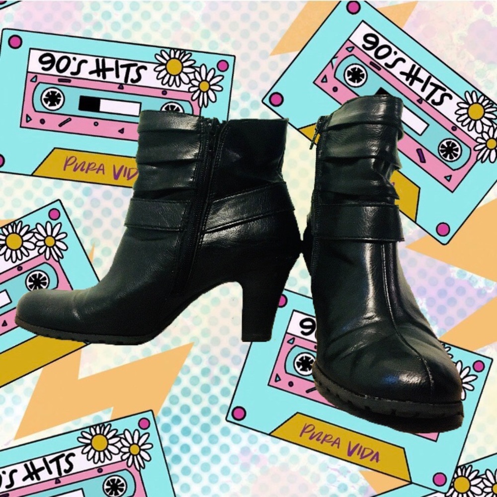 90s Style Heeled Boots Size 8
